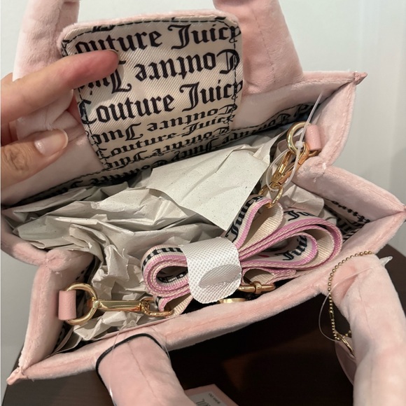 NWT! Giftable. Juicy Couture Y2K Pale Pink Mini Tote with Heart Charm - Picture 3 of 6